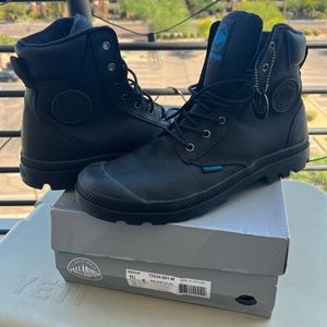 SOLD Brand New Palladium Pampa Sport Cuff Boots